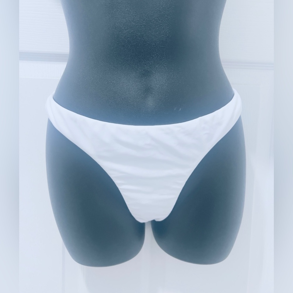 New Without Tag Vix Paula Hermanny Brazilian Bikini Bottom White Size large L - Picture 2 of 3